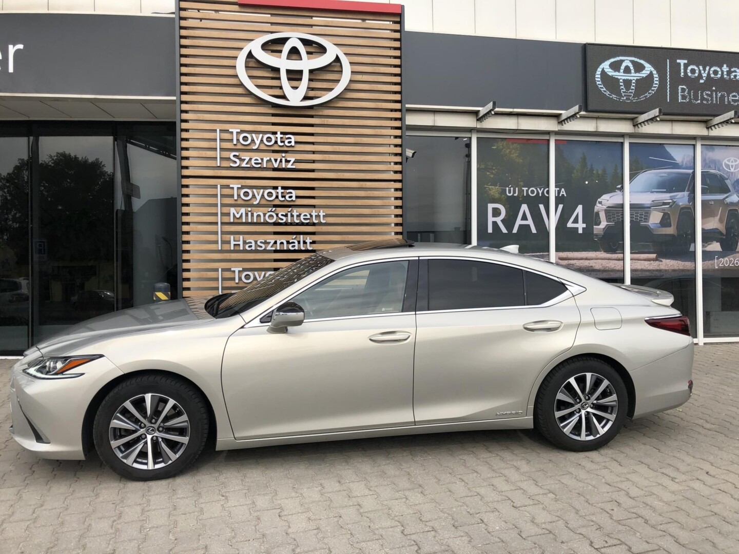 Lexus ES