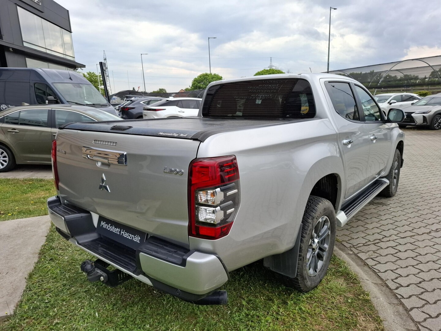 Mitsubishi L200