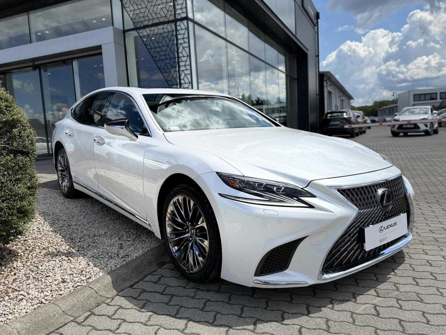 Lexus LS