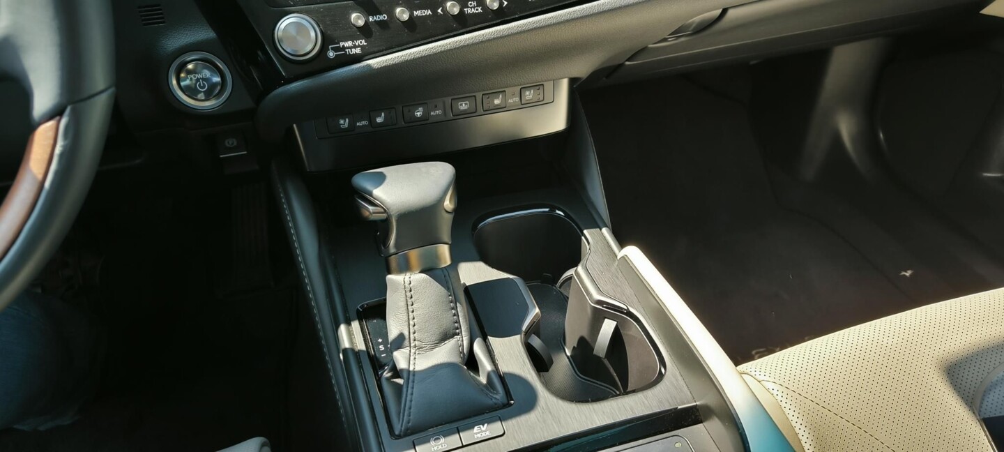 Lexus ES