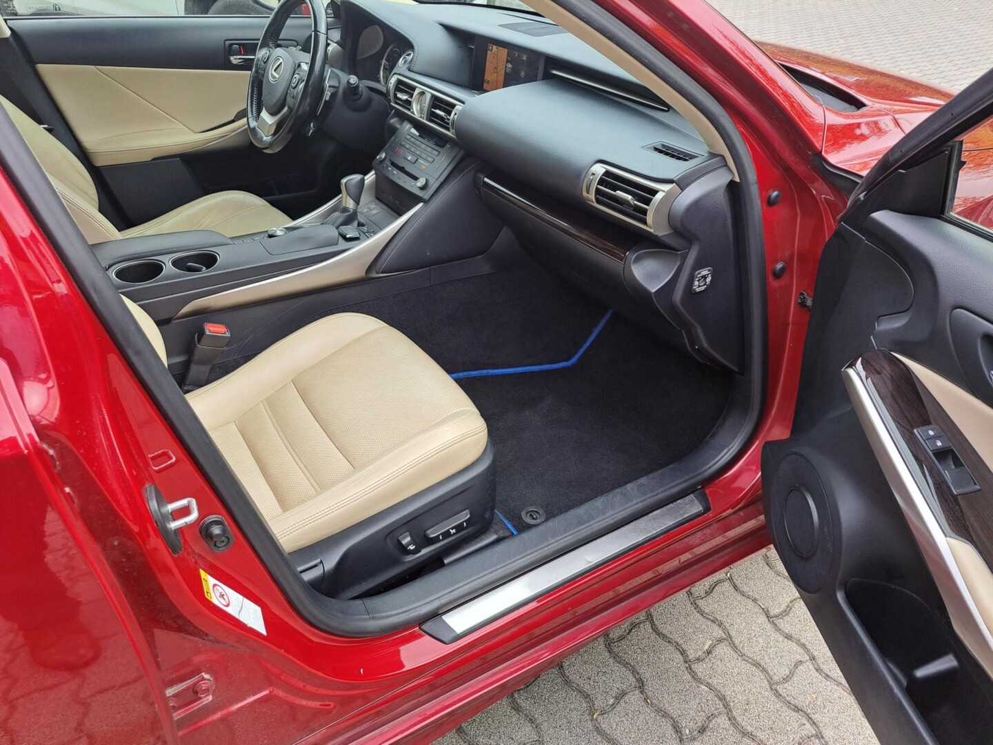 Lexus IS