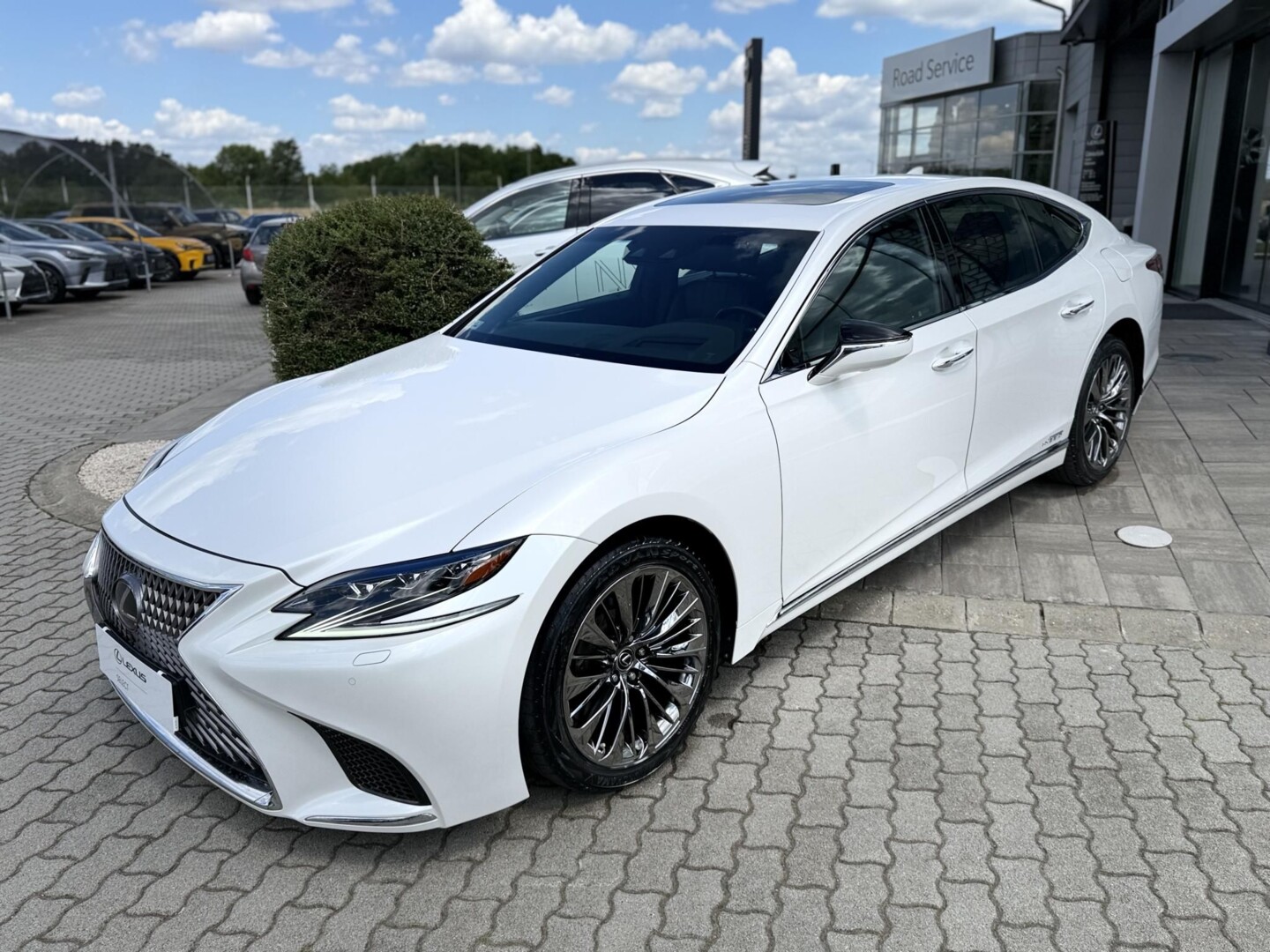 Lexus LS