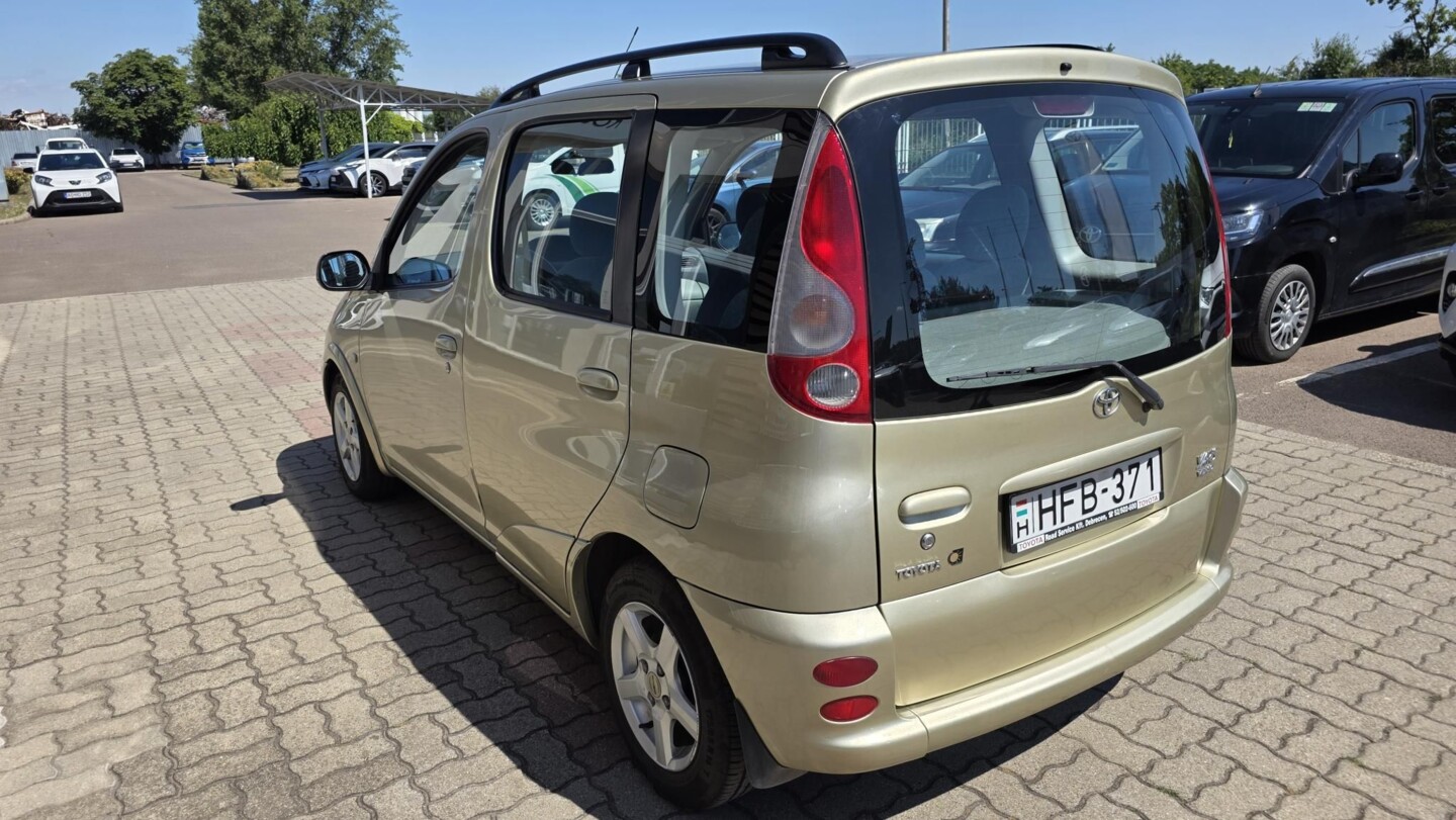 Toyota Yaris Verso