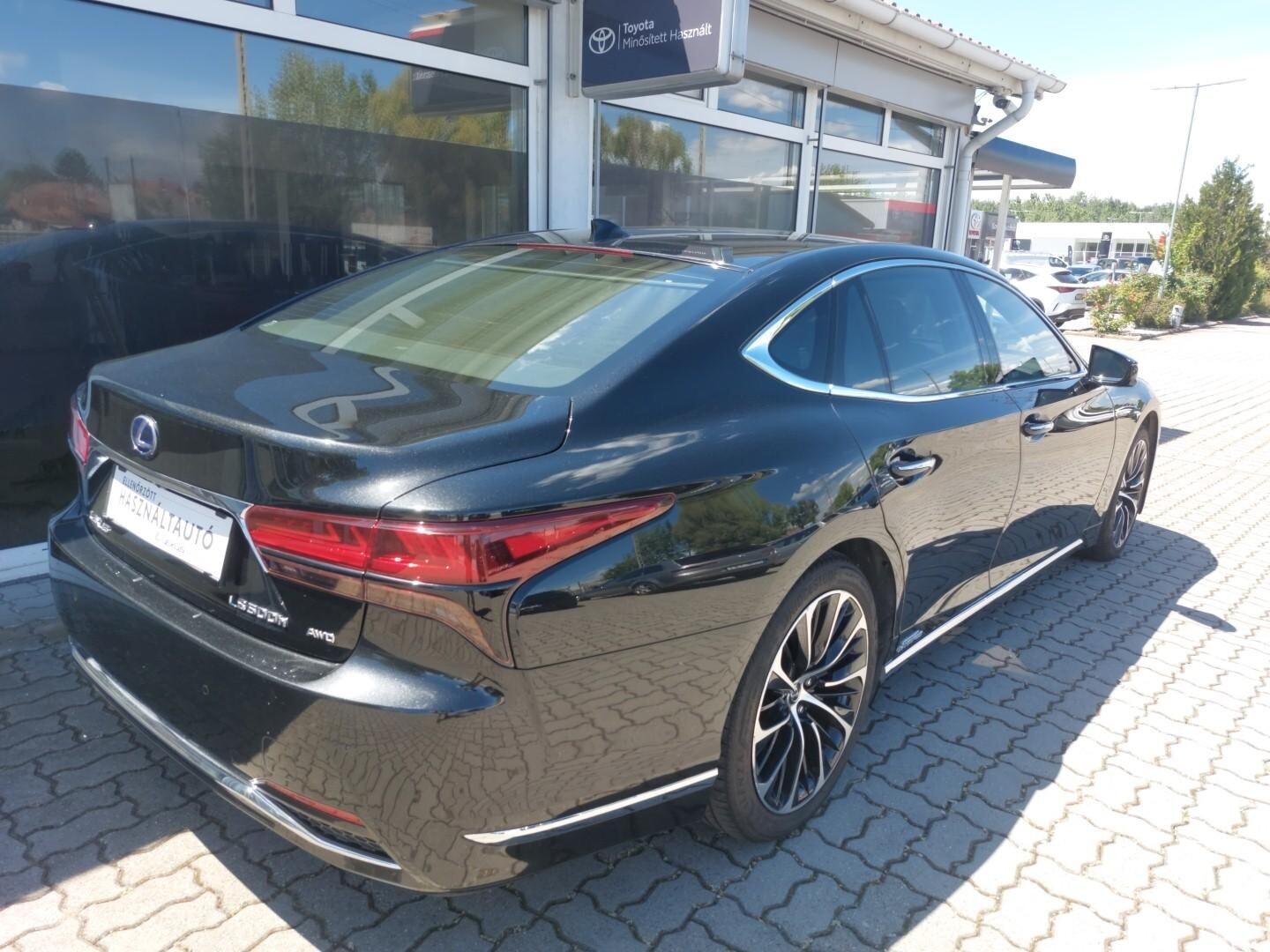 Lexus LS