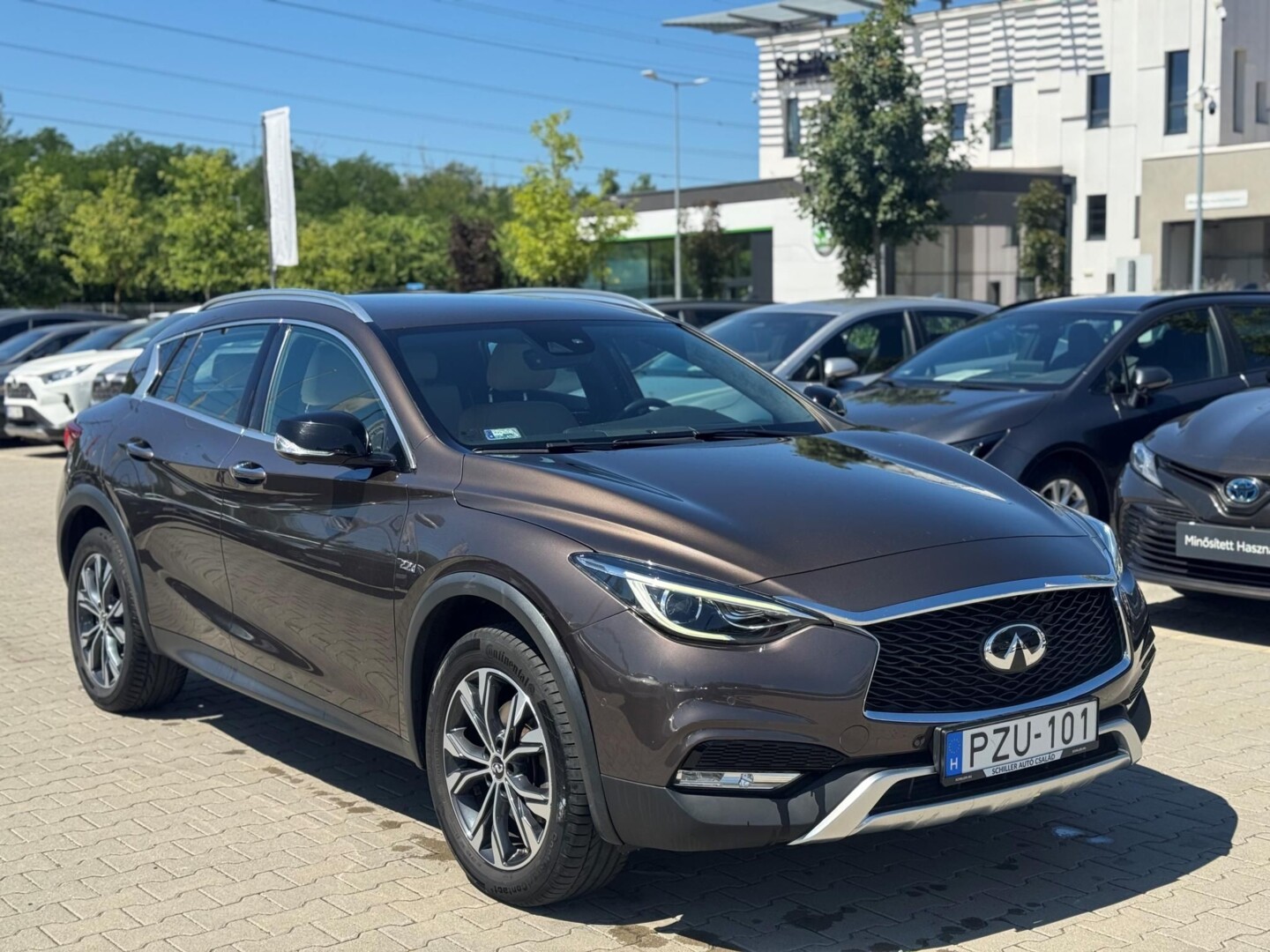 Infiniti QX30