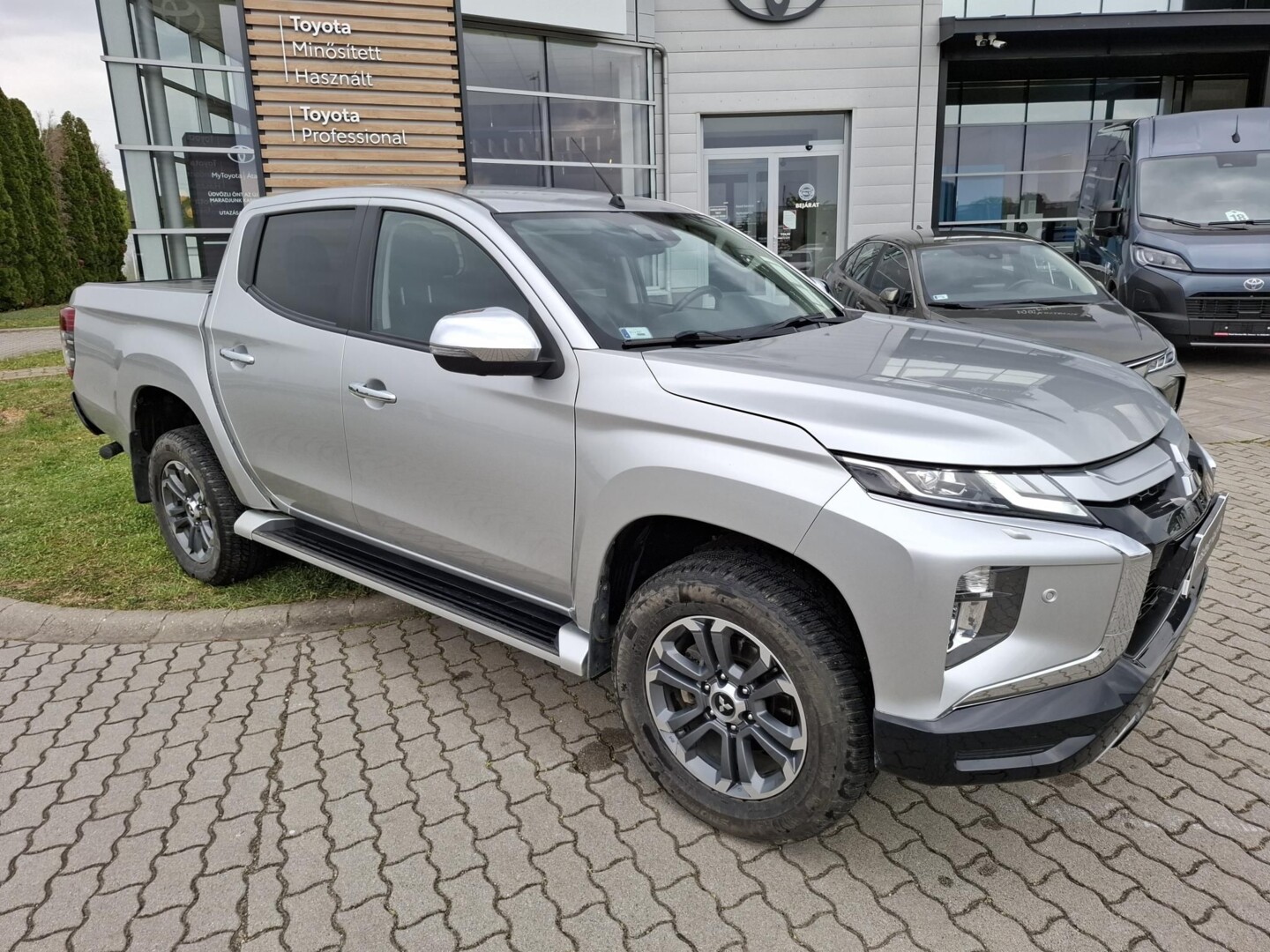 Mitsubishi L200