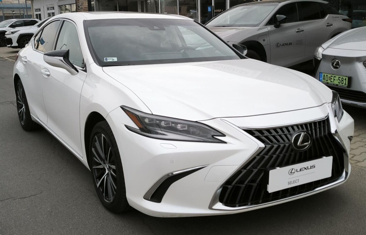 Lexus ES