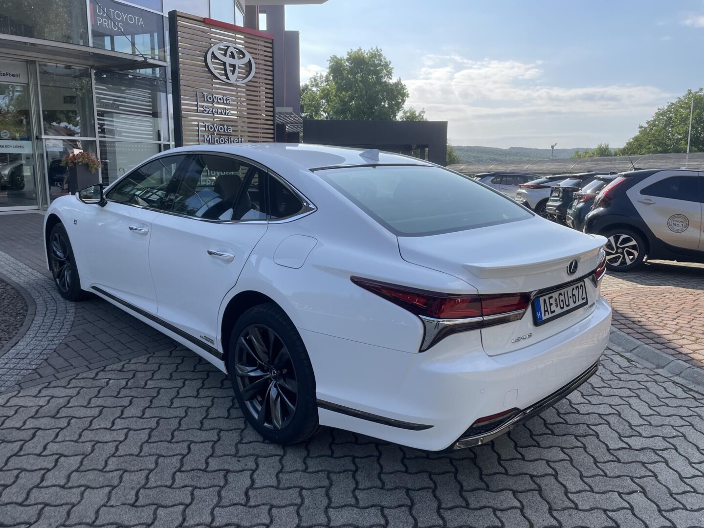 Lexus LS