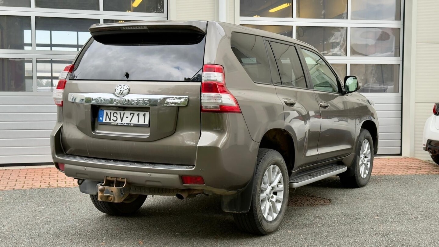 Toyota Land Cruiser