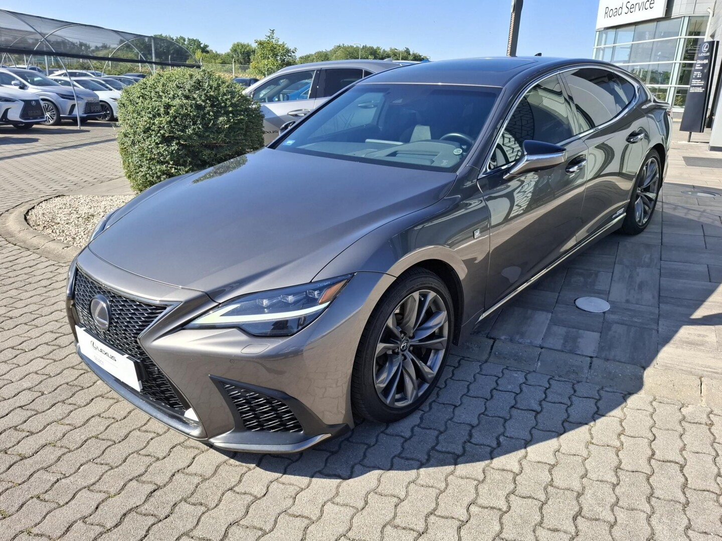 Lexus LS