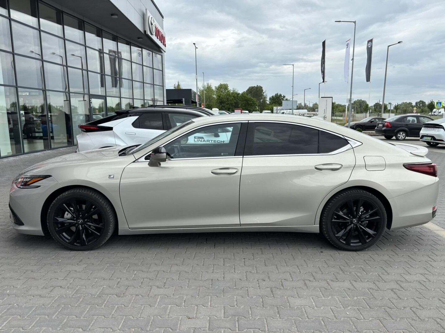 Lexus ES