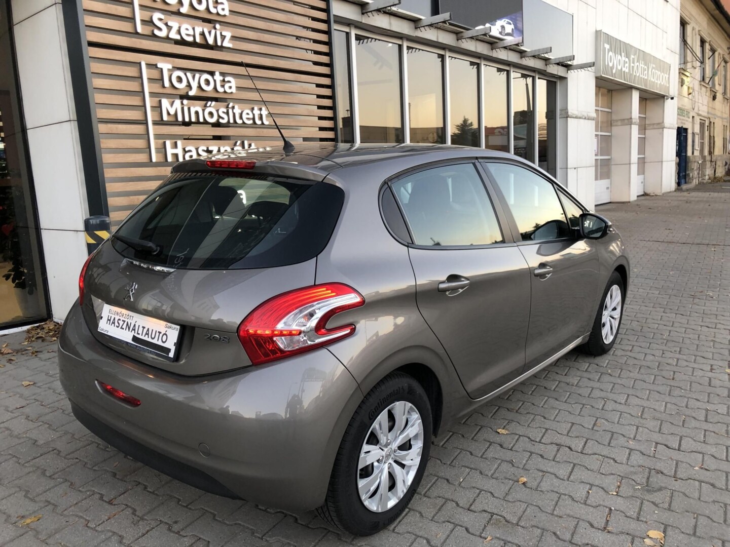 Peugeot 208