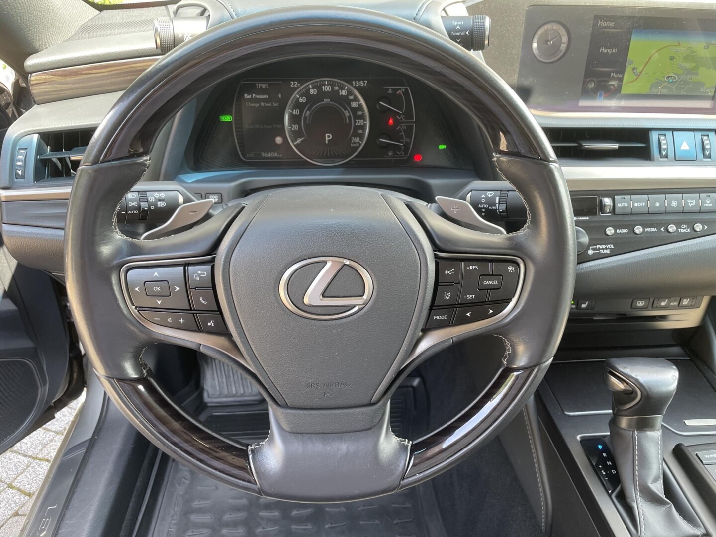 Lexus ES