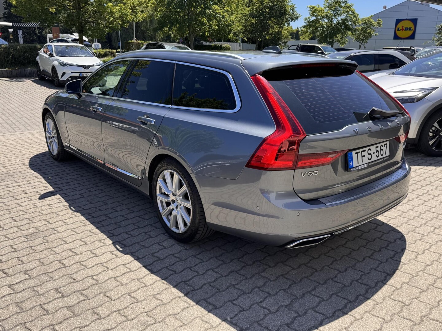Volvo V90