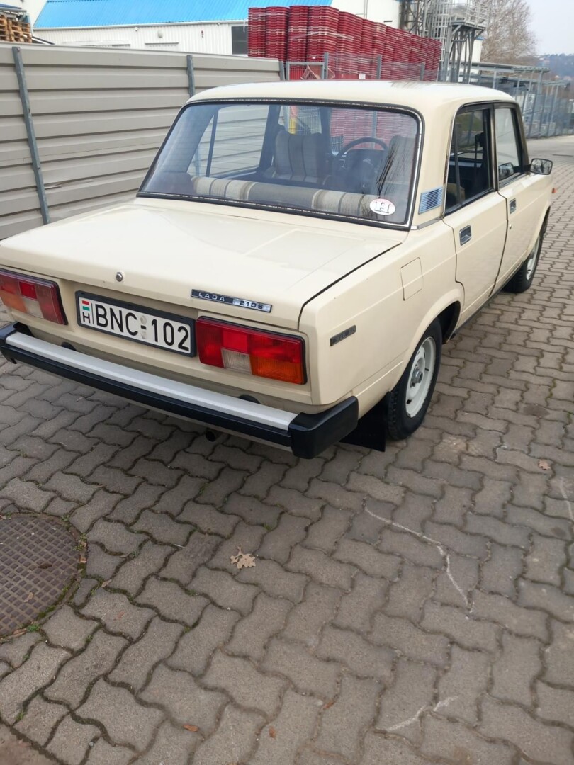 Lada 2105