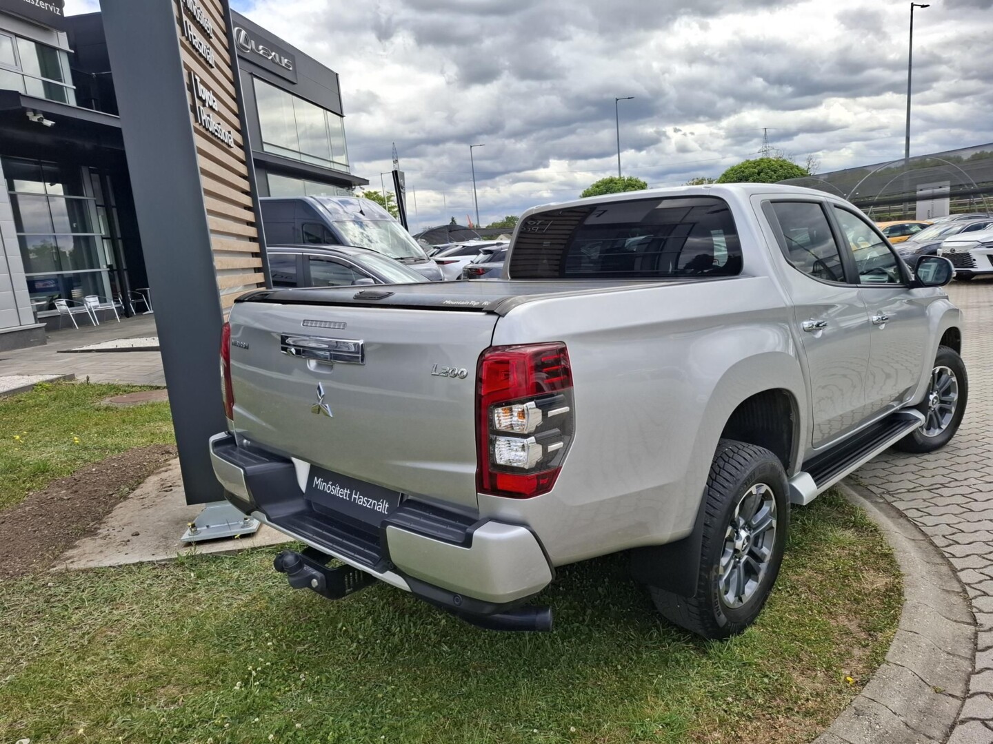 Mitsubishi L200