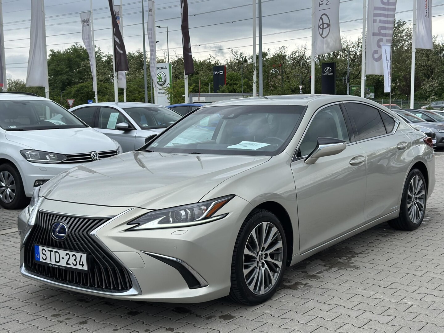 Lexus ES