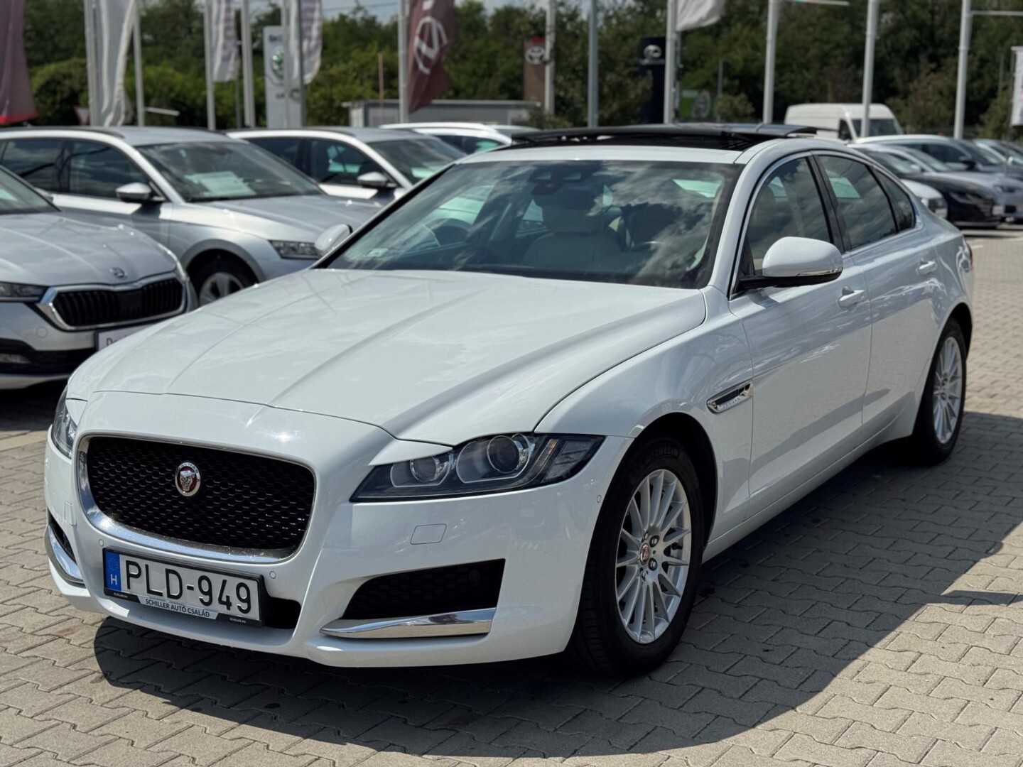 Jaguar XF