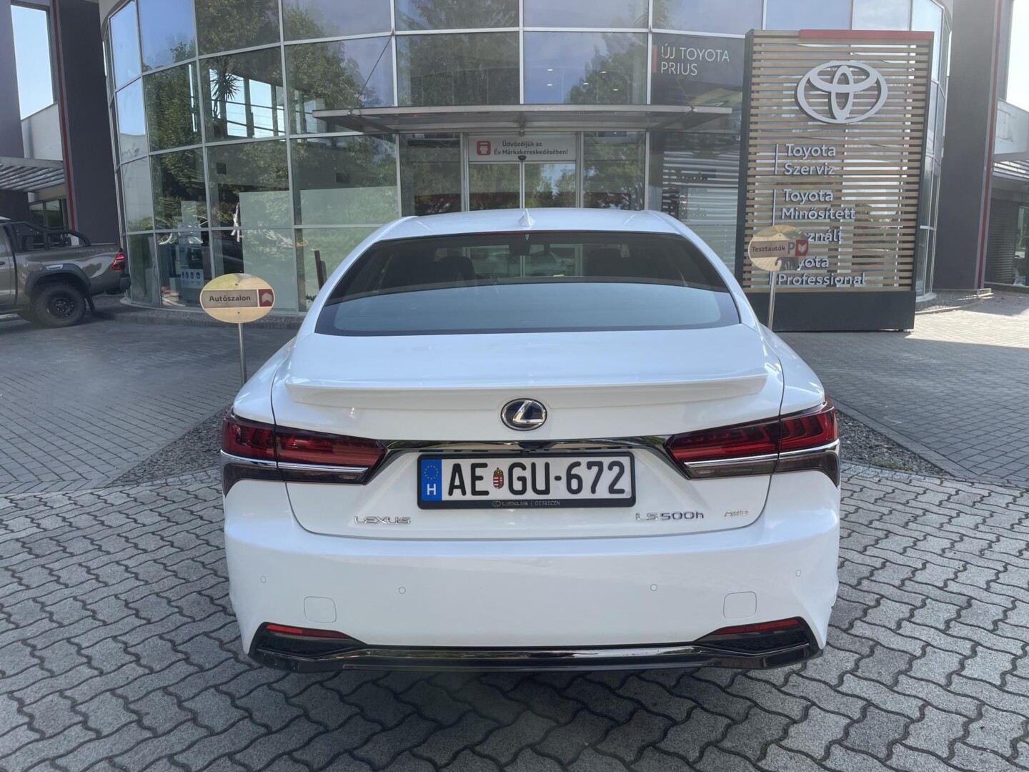 Lexus LS