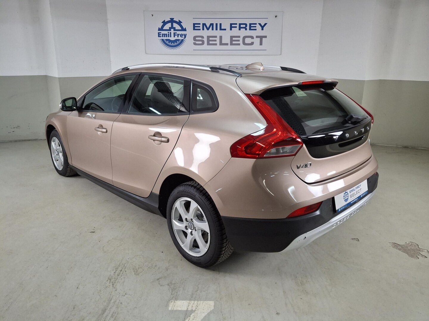 Volvo V40