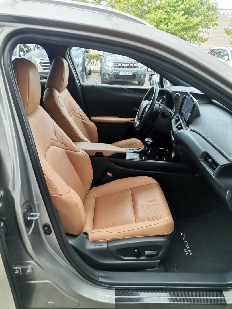 Lexus UX