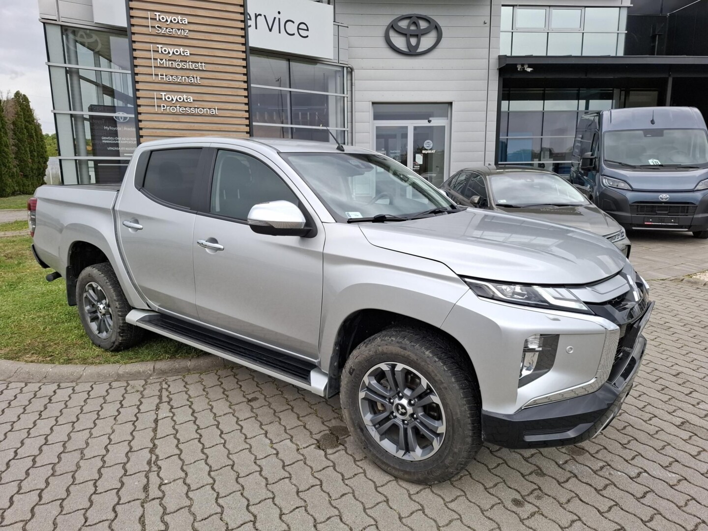 Mitsubishi L200