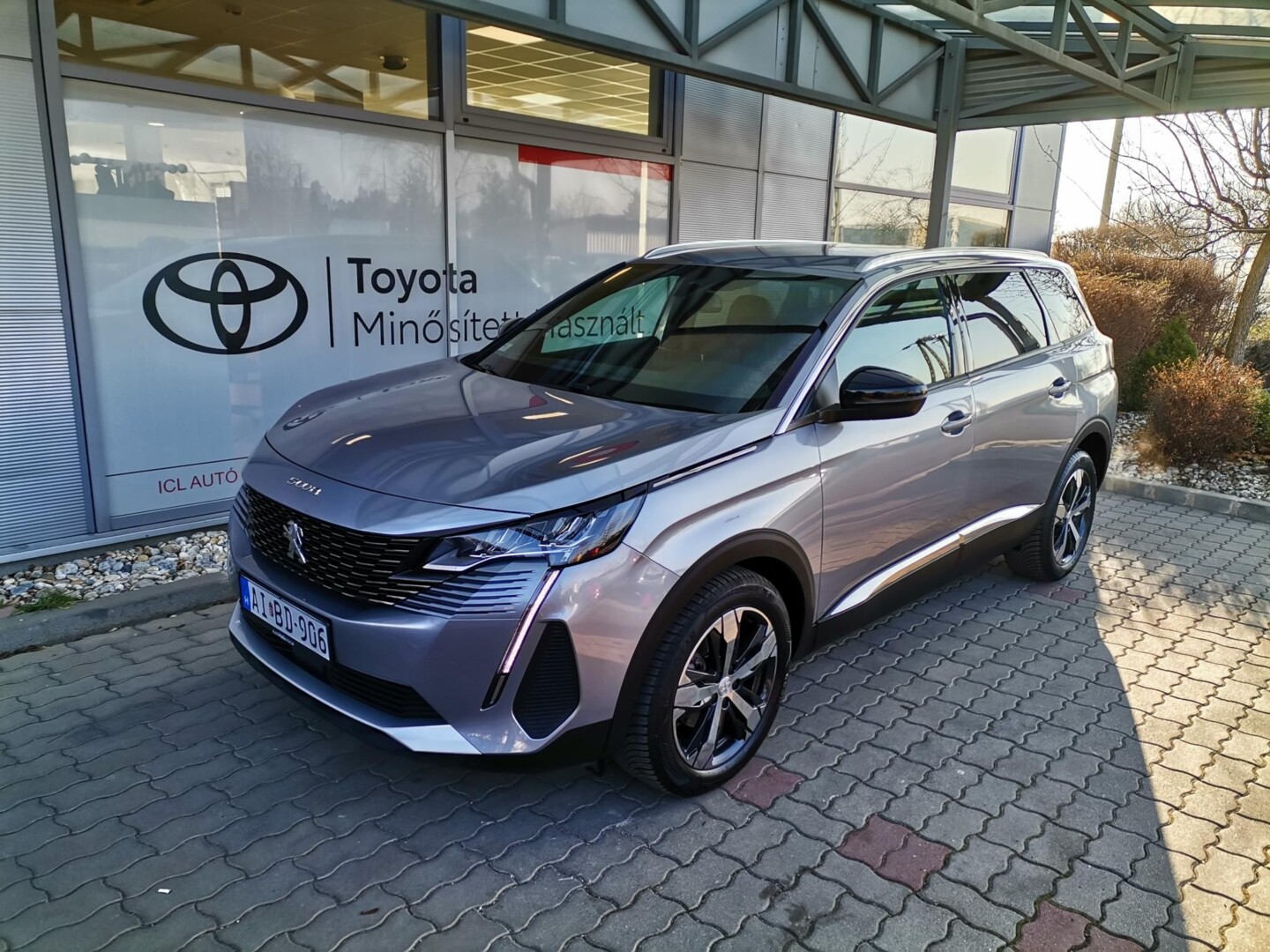 Peugeot 5008