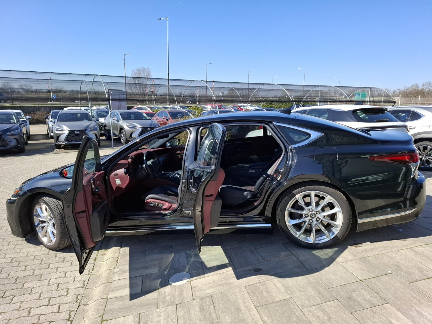 Lexus LS