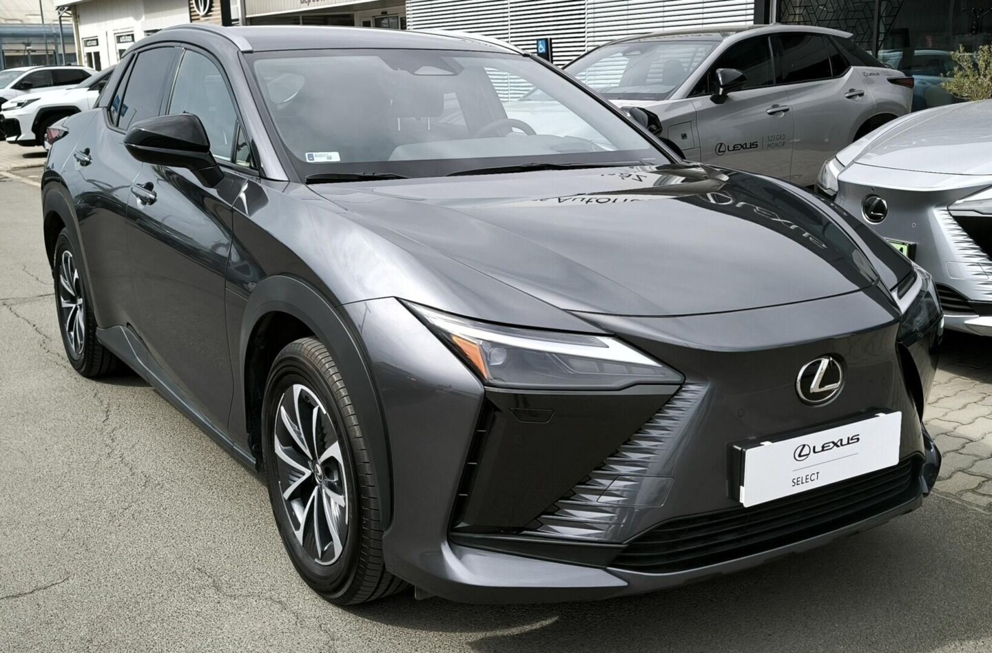 Lexus RZ