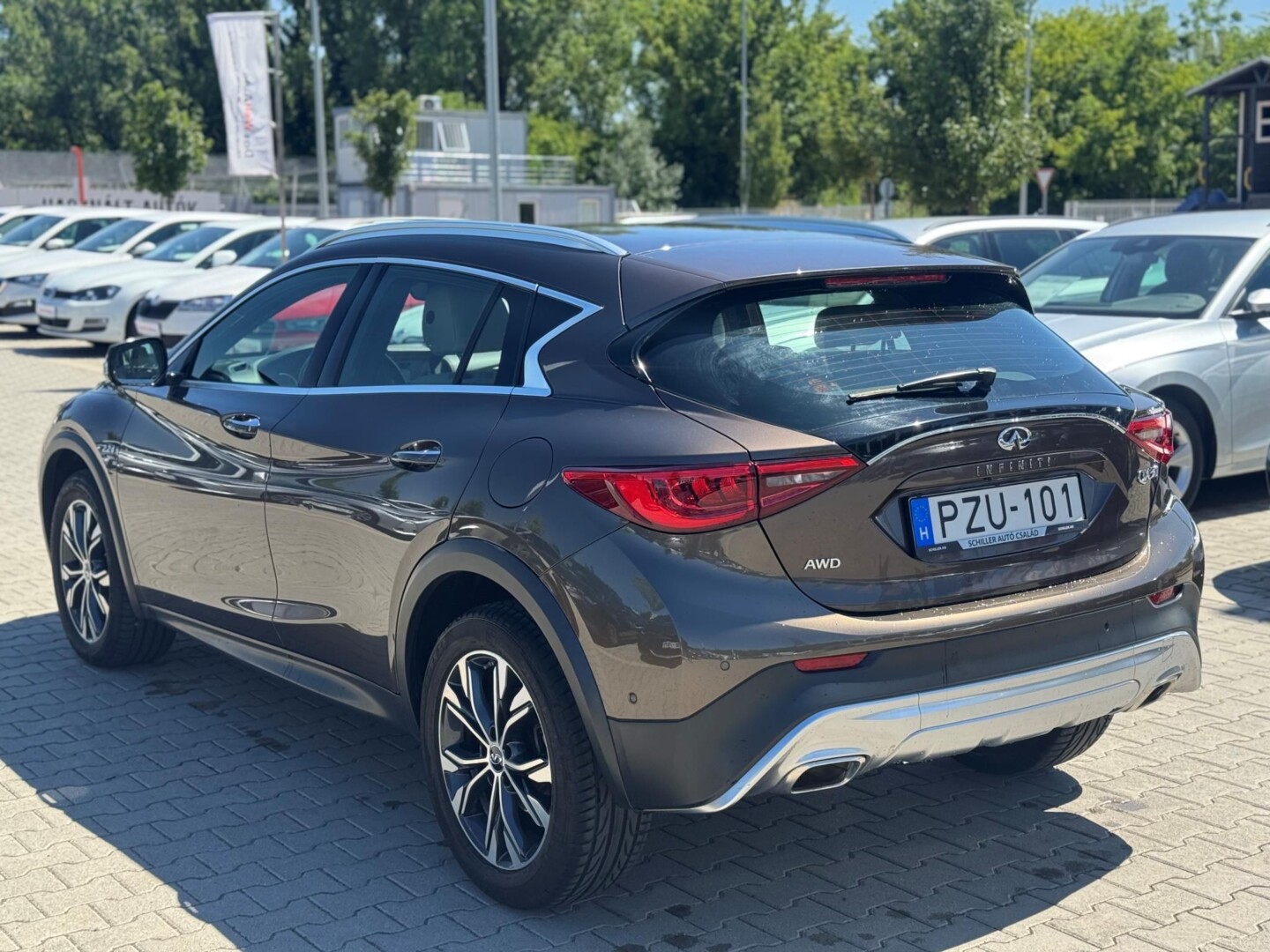 Infiniti QX30
