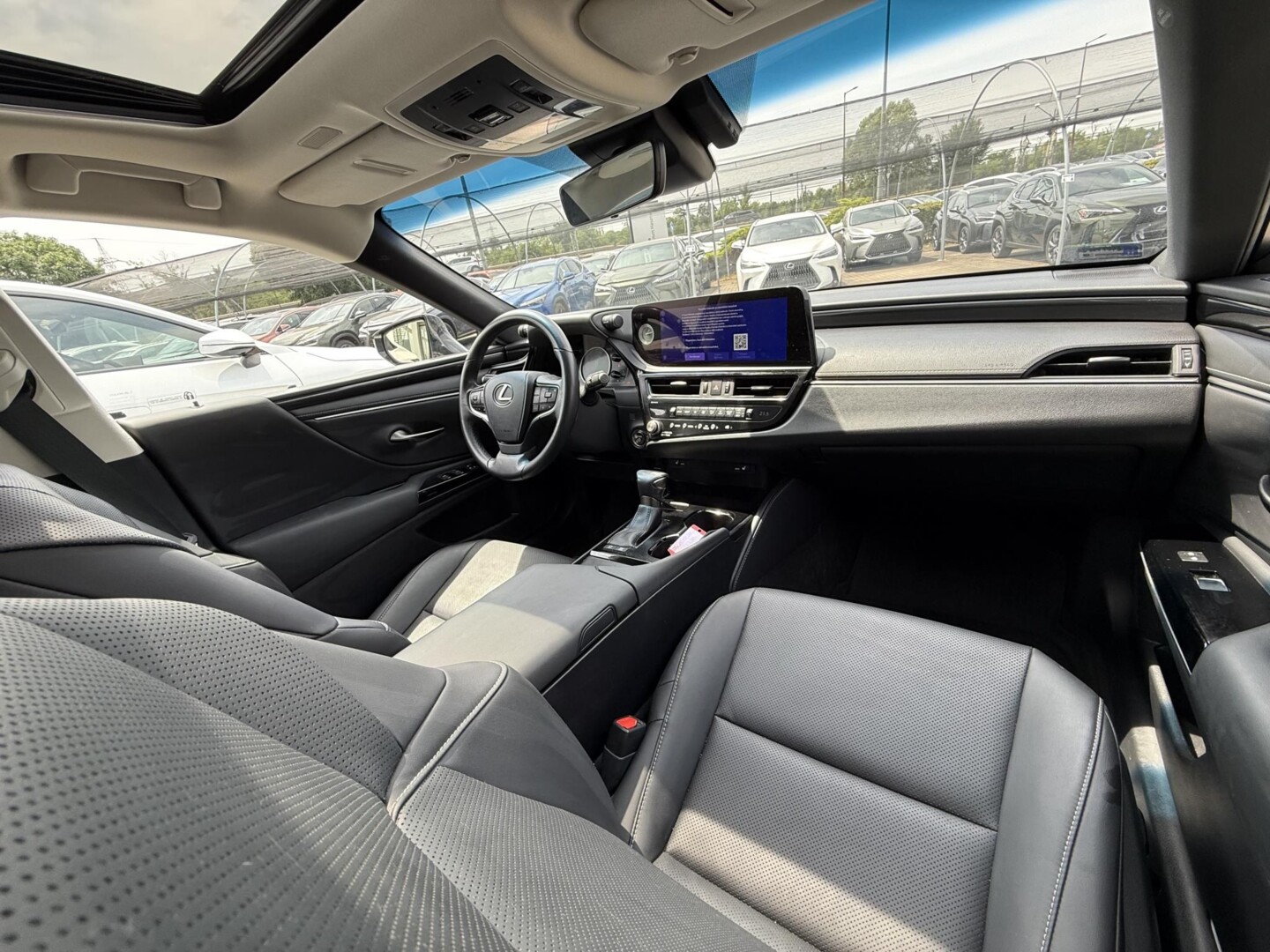 Lexus ES