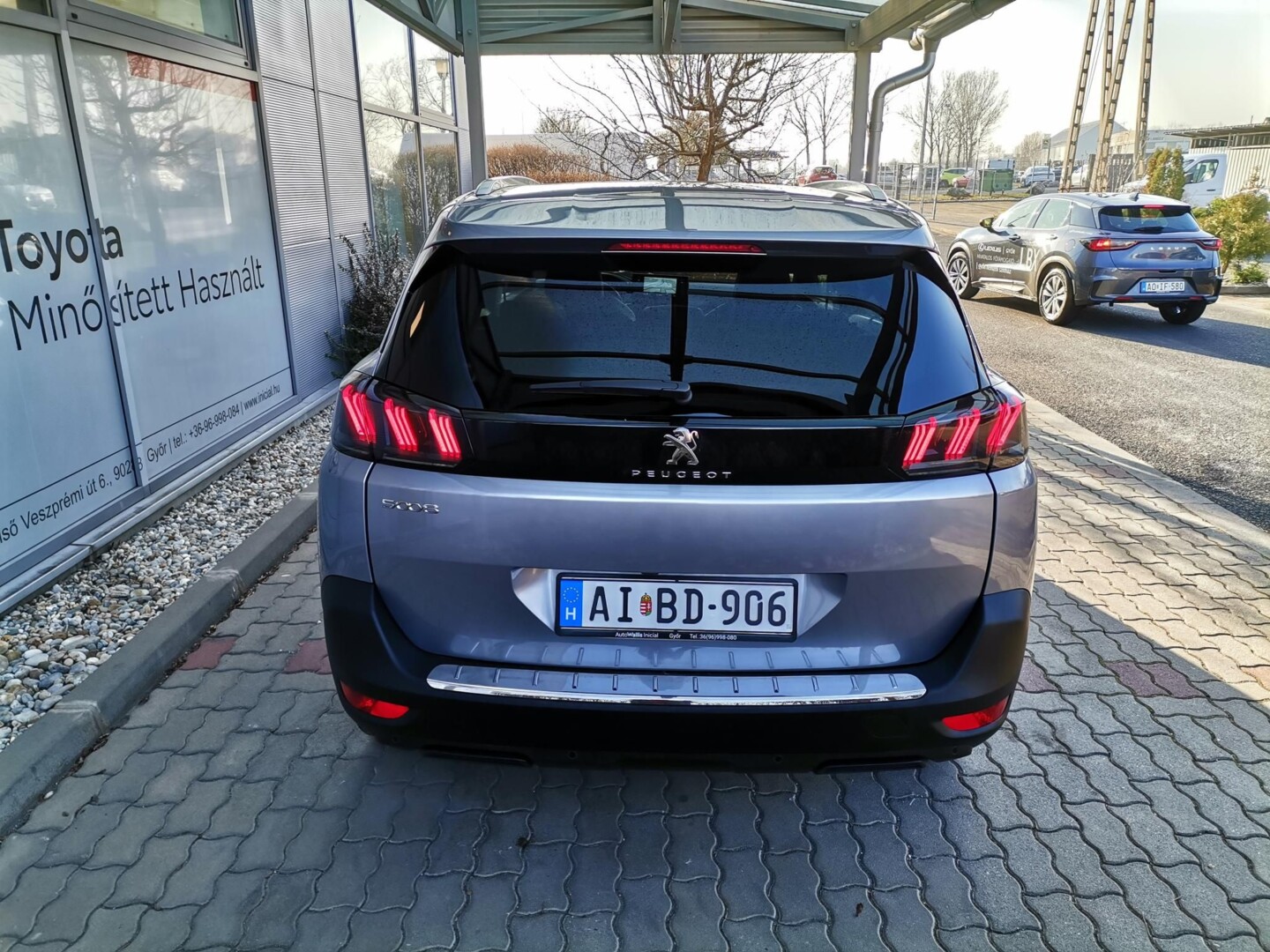 Peugeot 5008