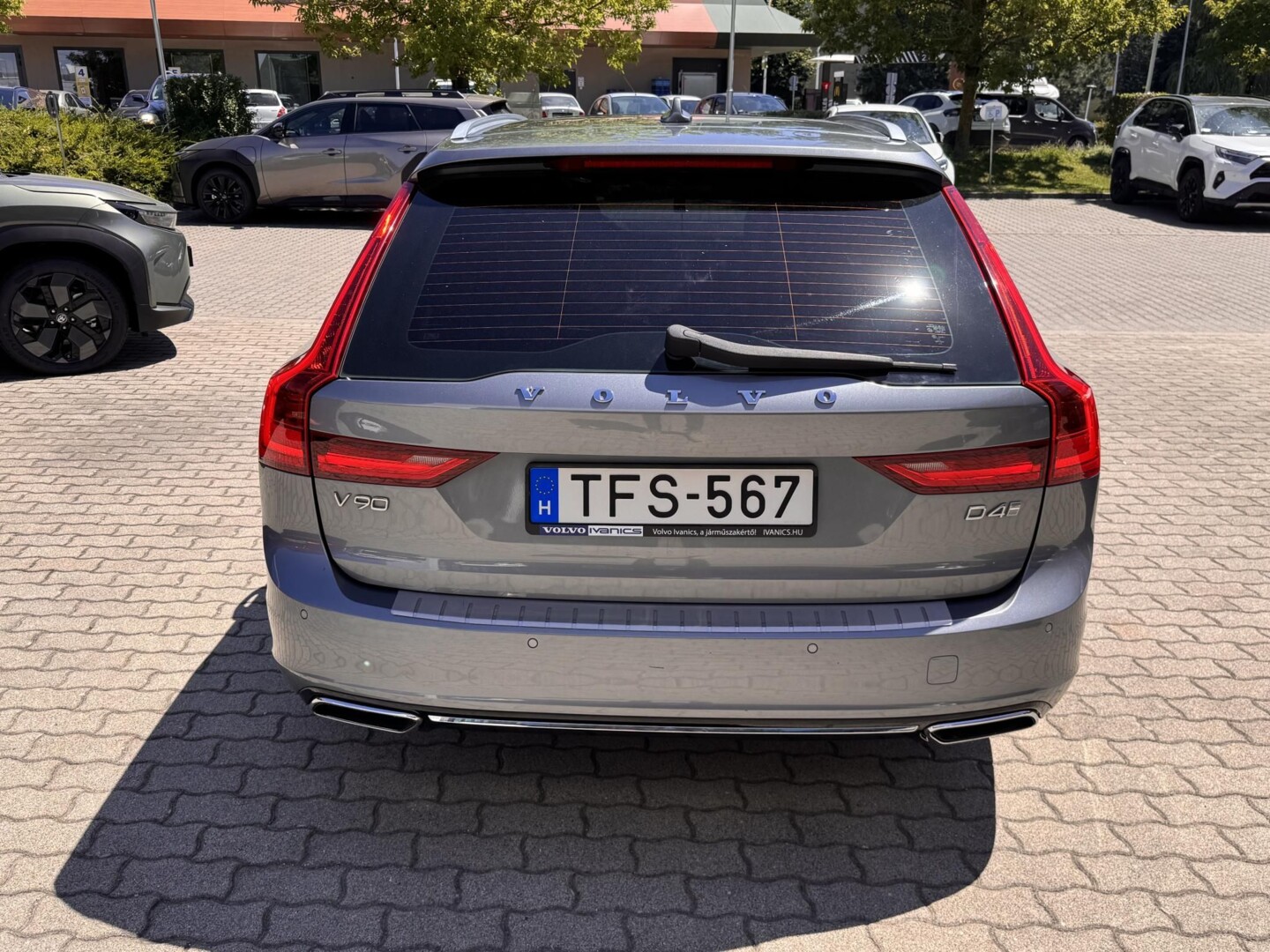 Volvo V90