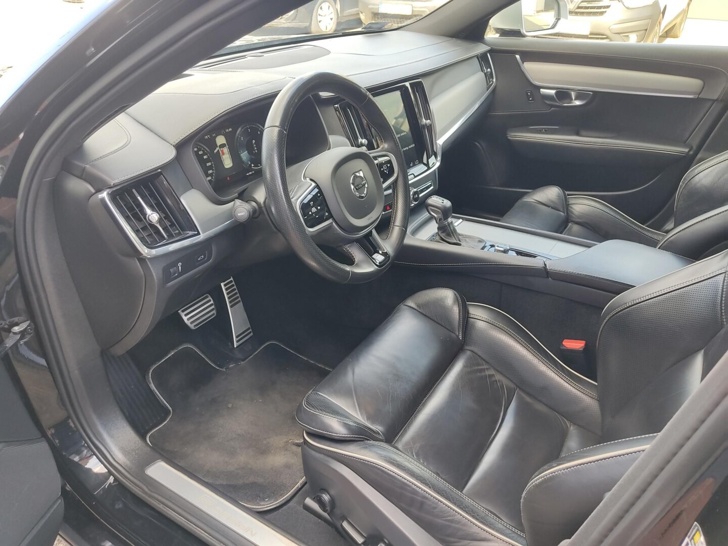 Volvo S90