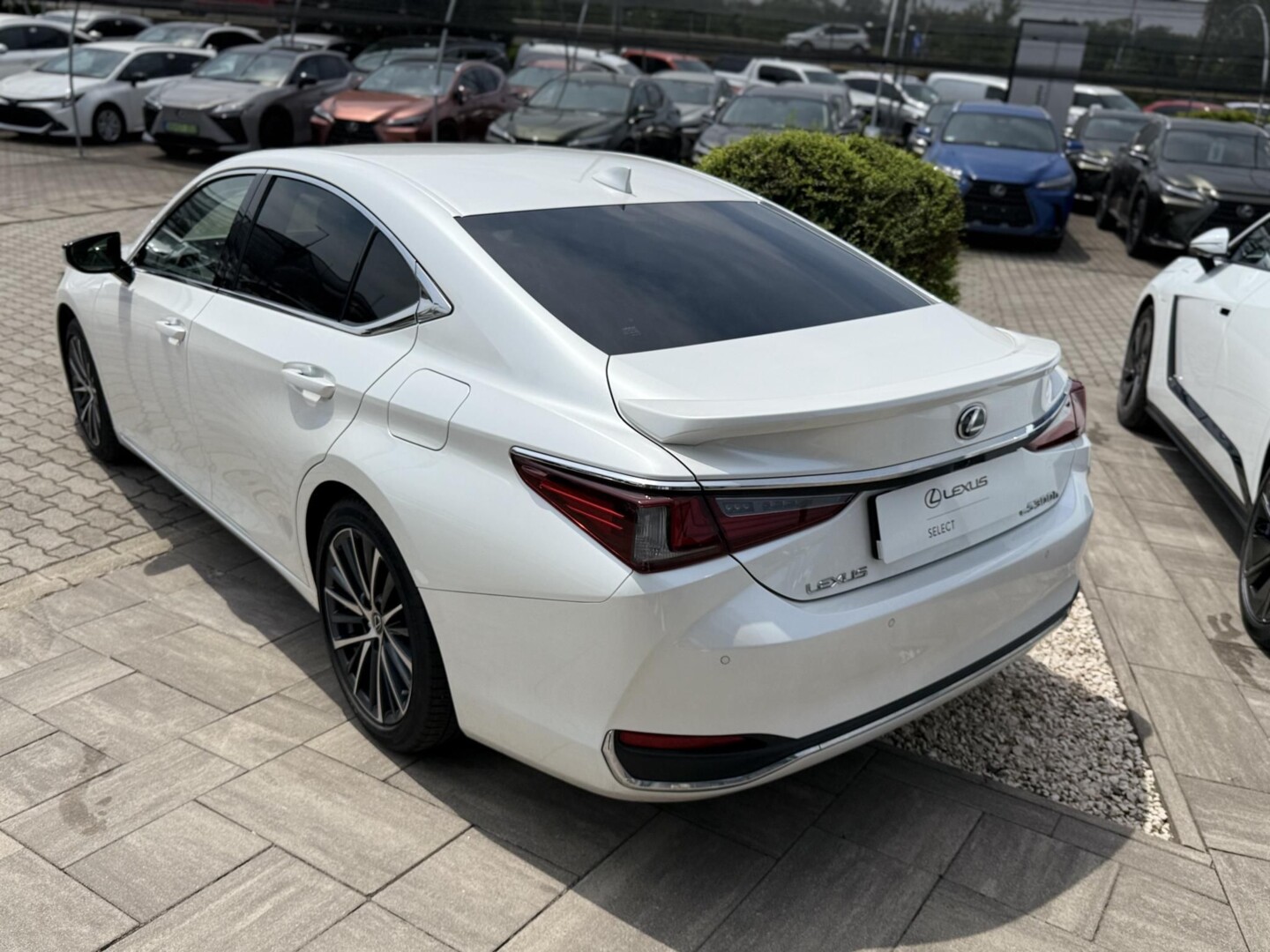 Lexus ES