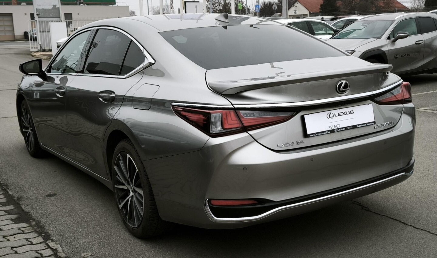 Lexus ES