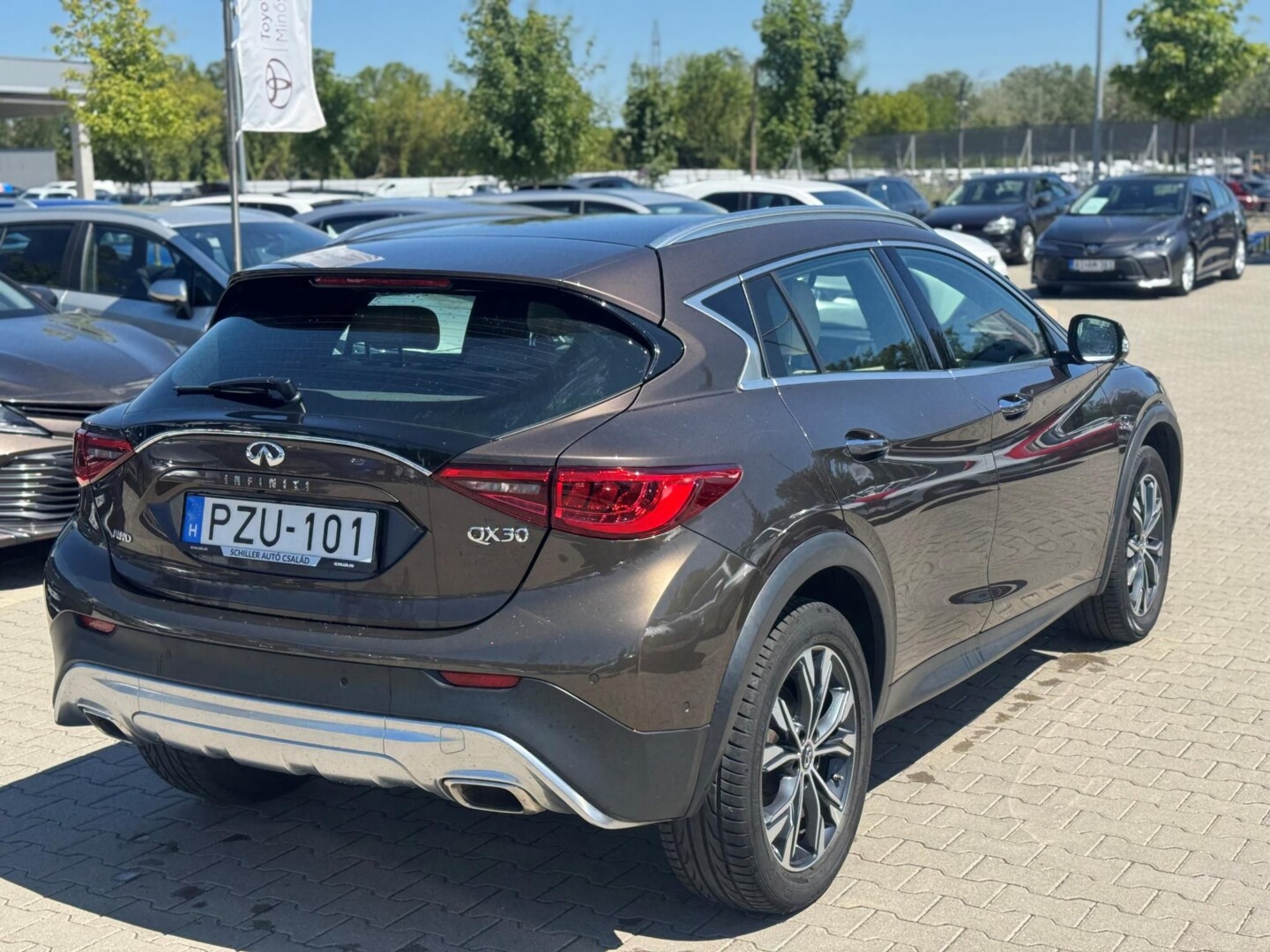 Infiniti QX30