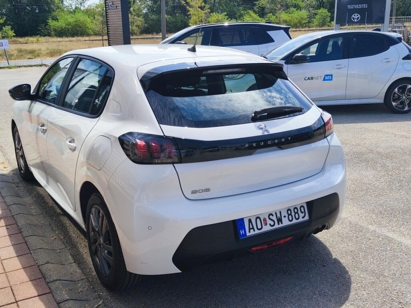 Peugeot 208