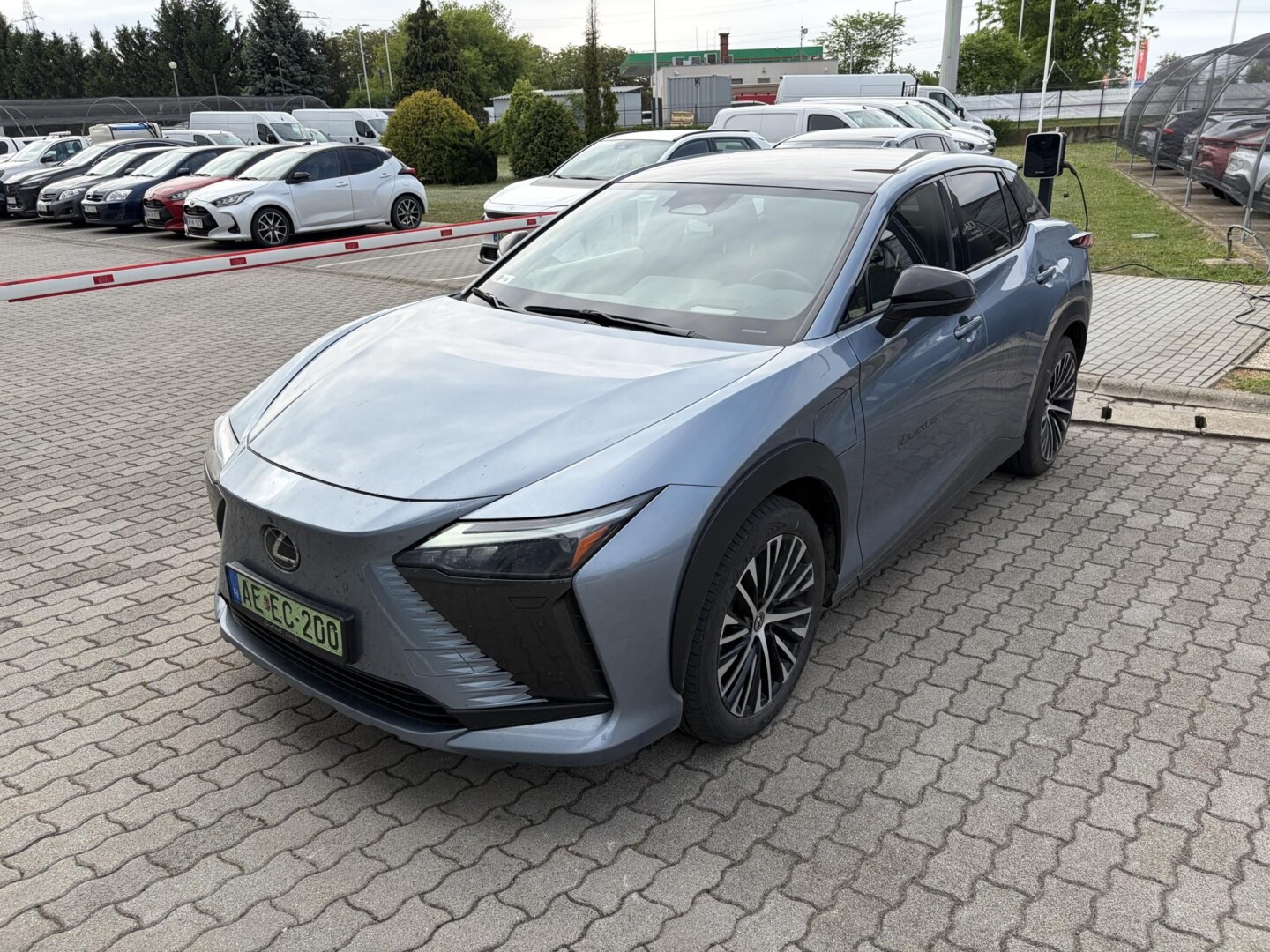 Lexus RZ