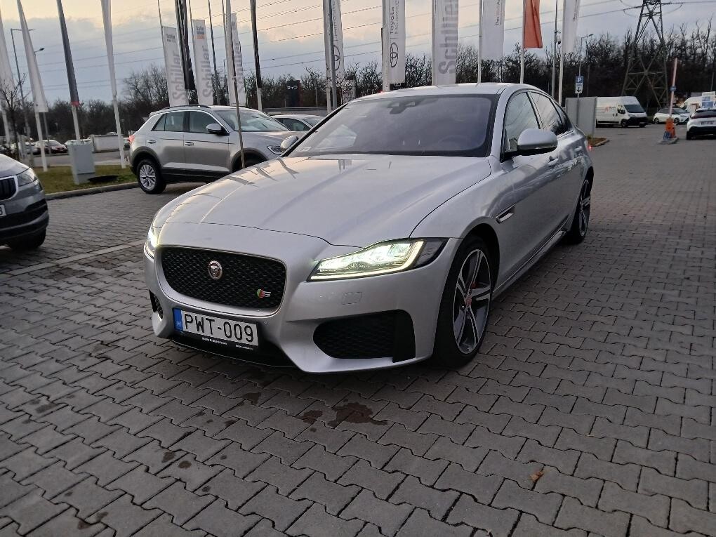 Jaguar XF