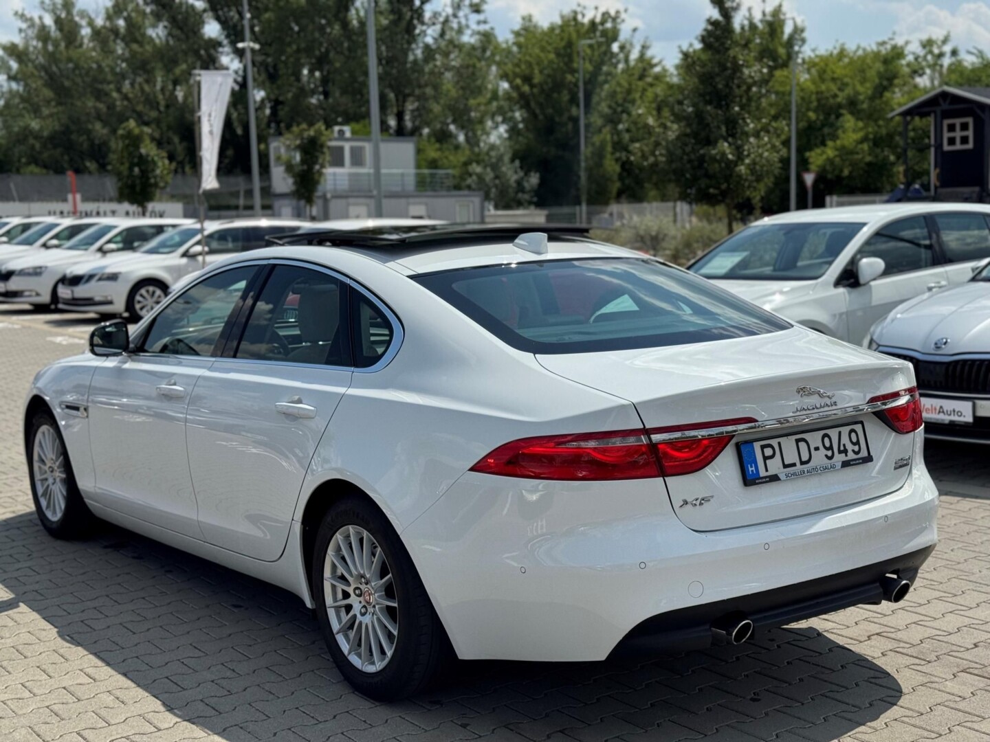 Jaguar XF