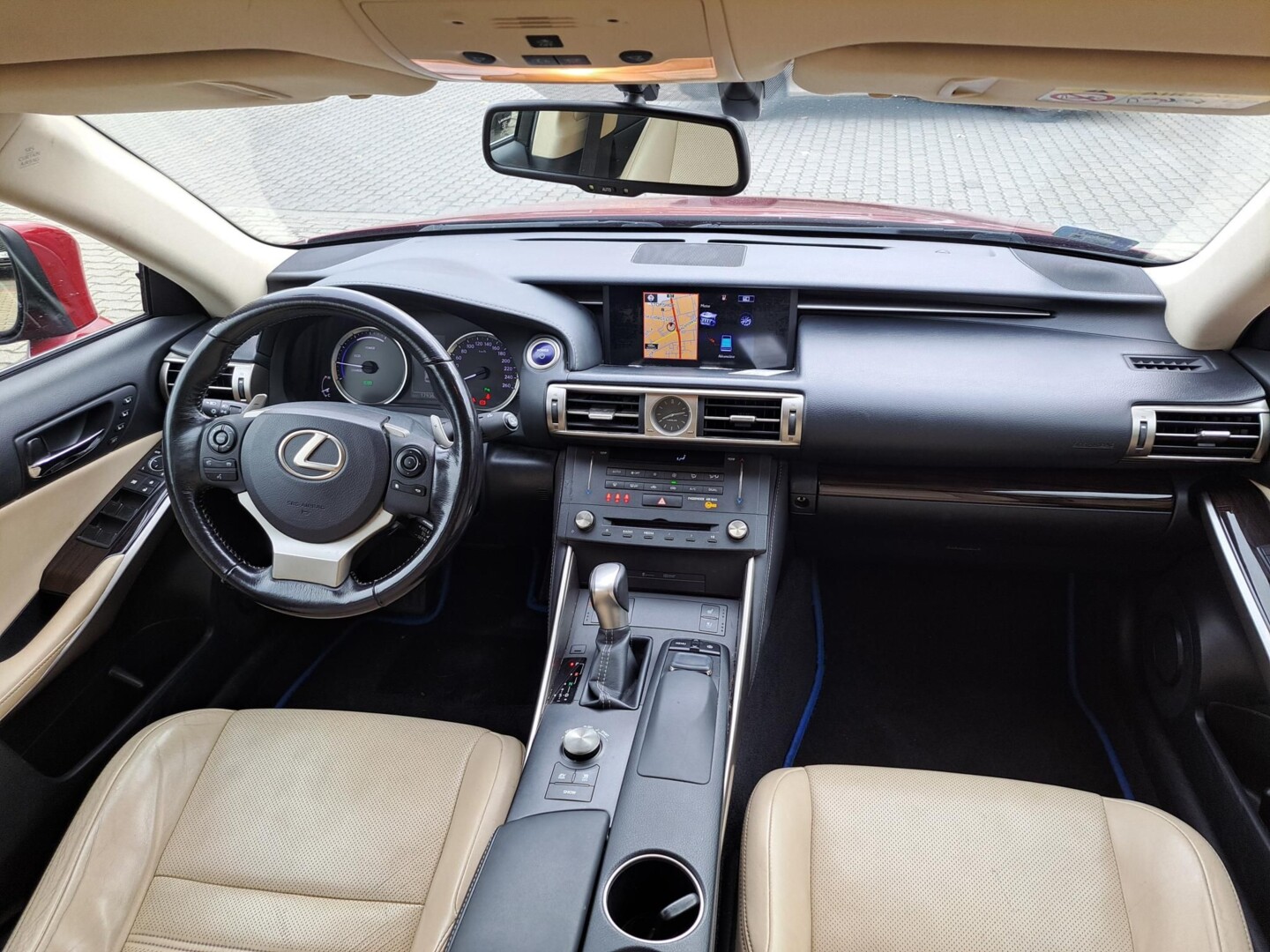 Lexus IS