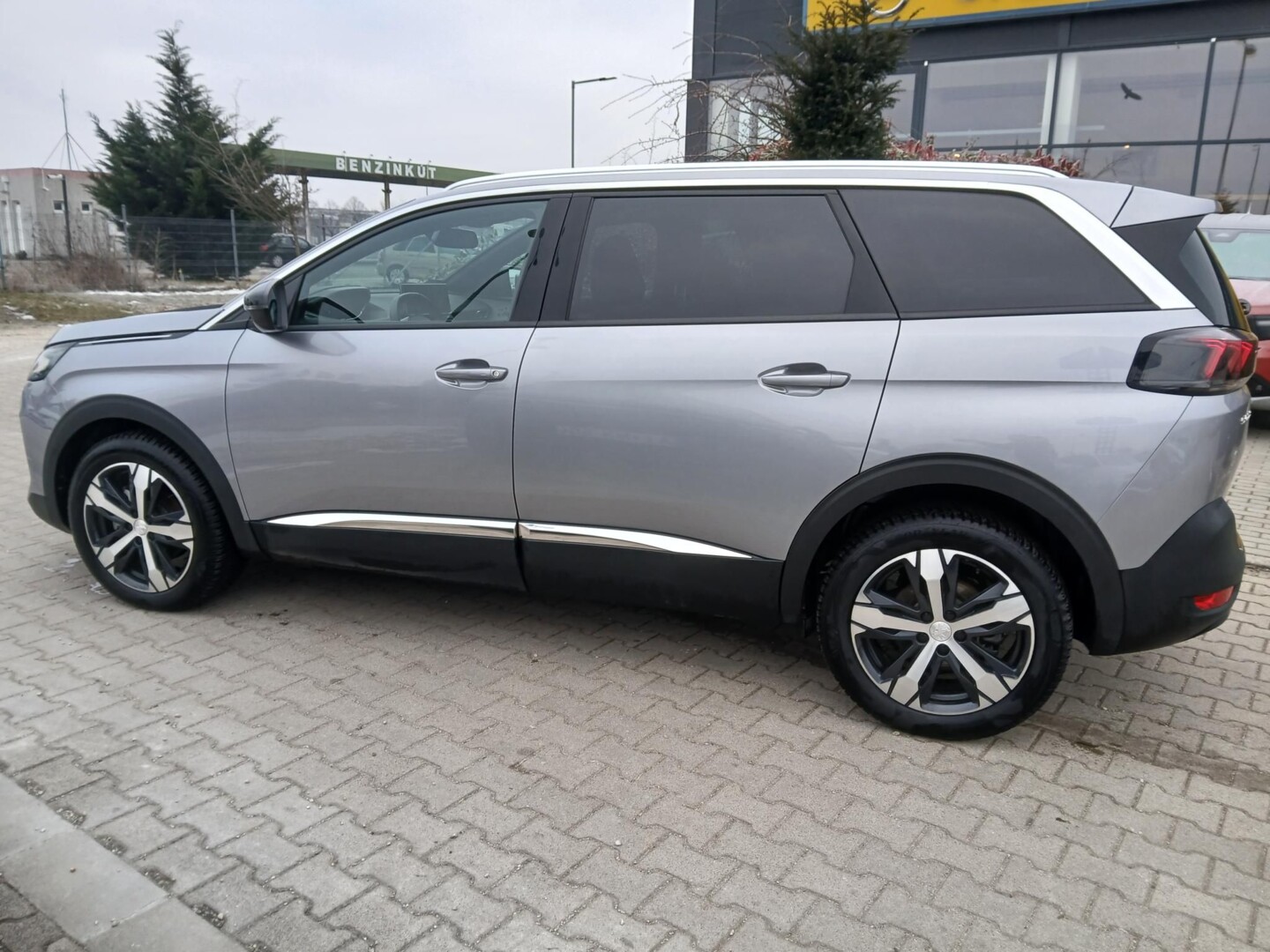 Peugeot 5008