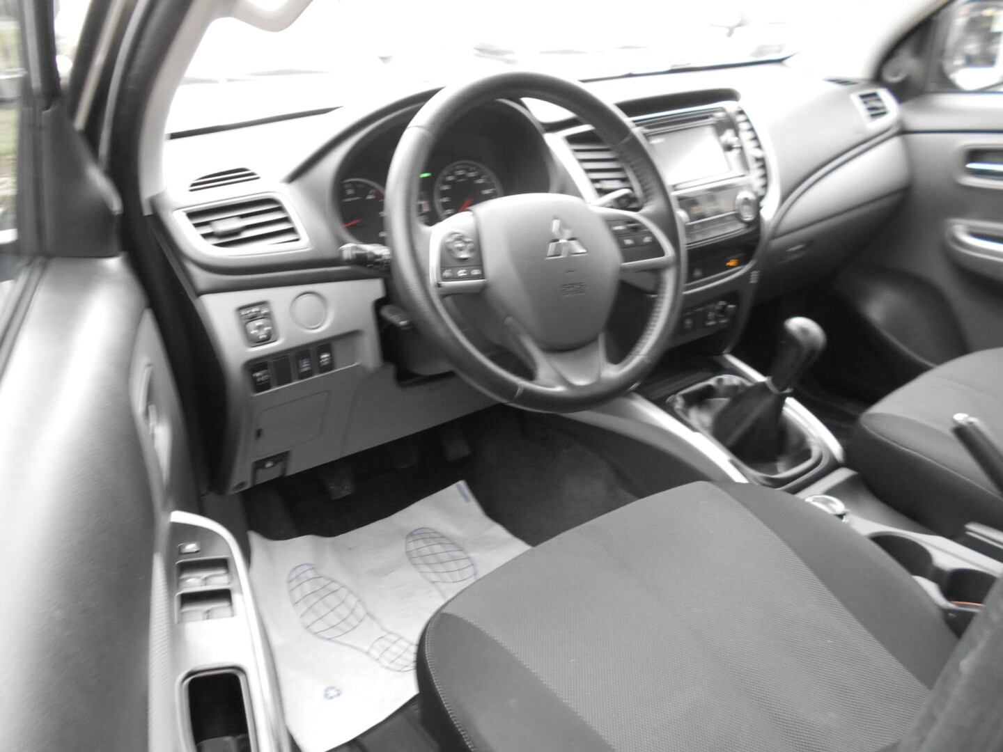 Mitsubishi L200