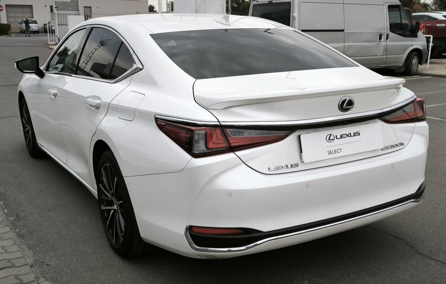 Lexus ES