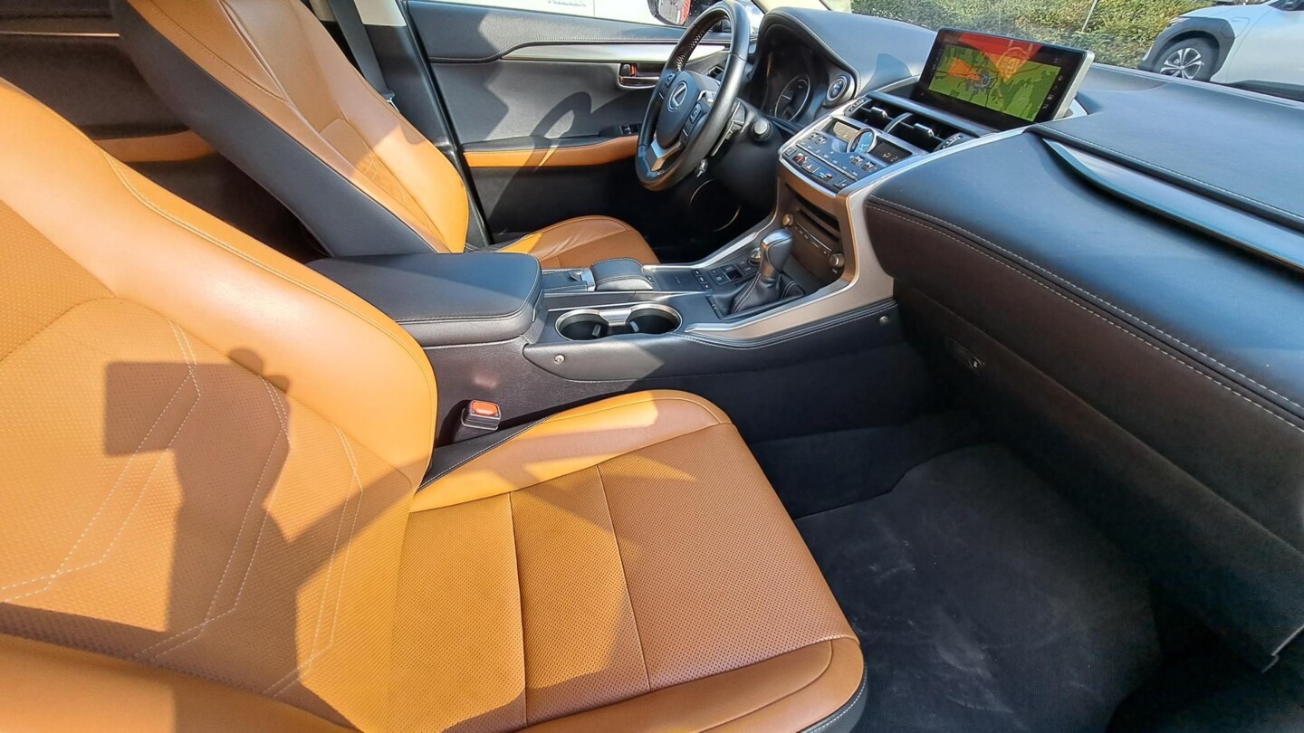 Lexus NX