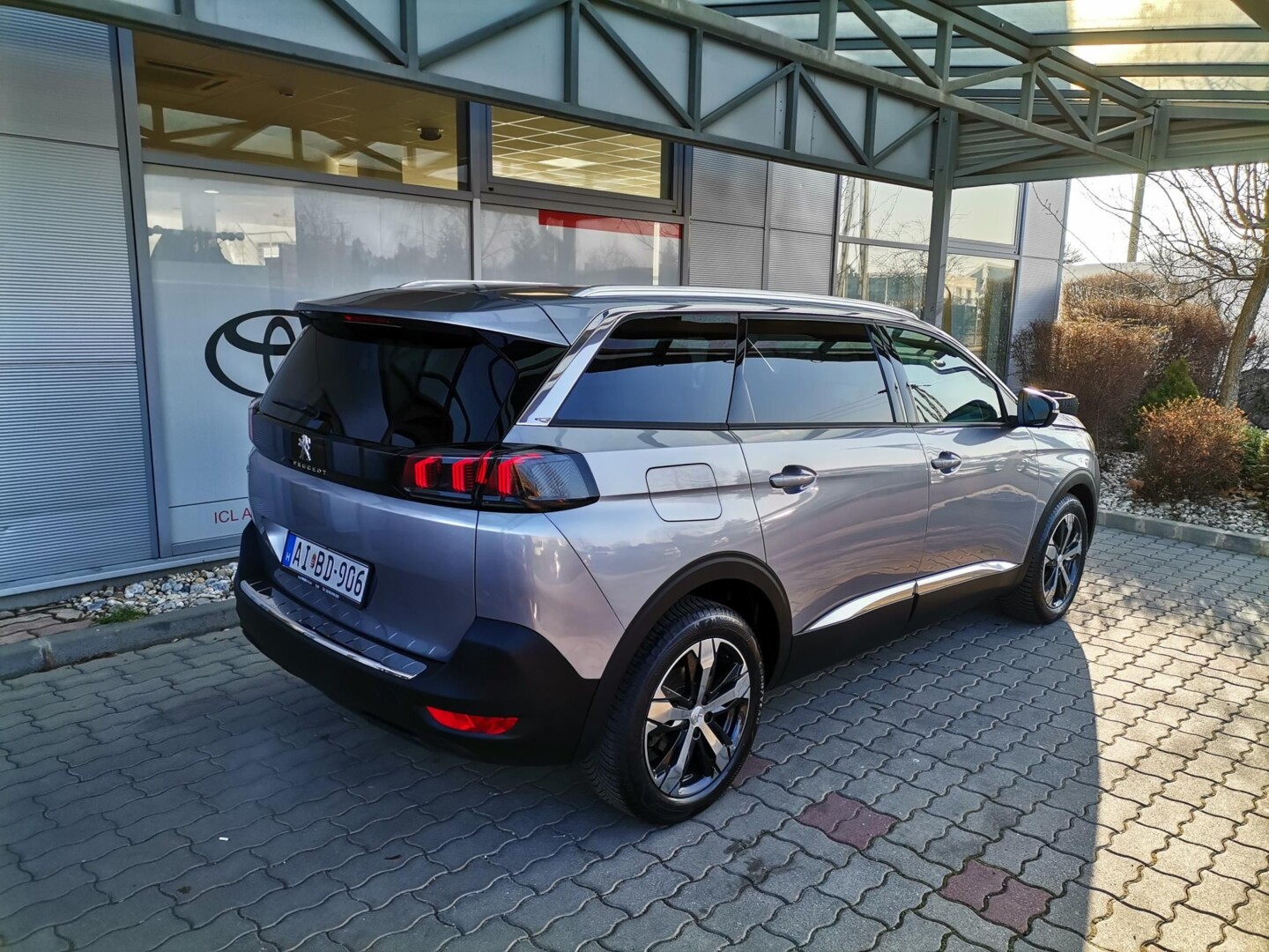 Peugeot 5008