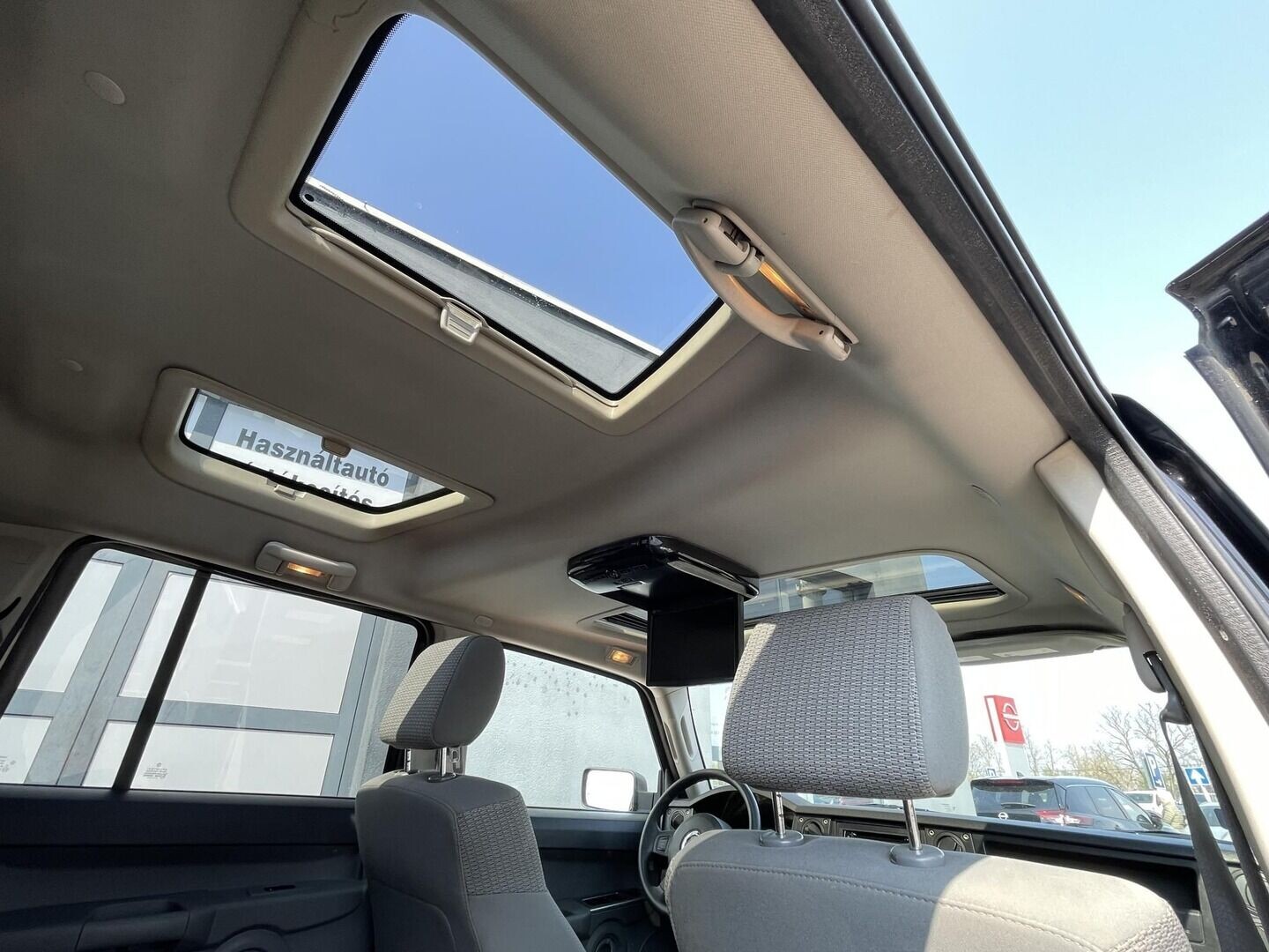 Jeep Commander