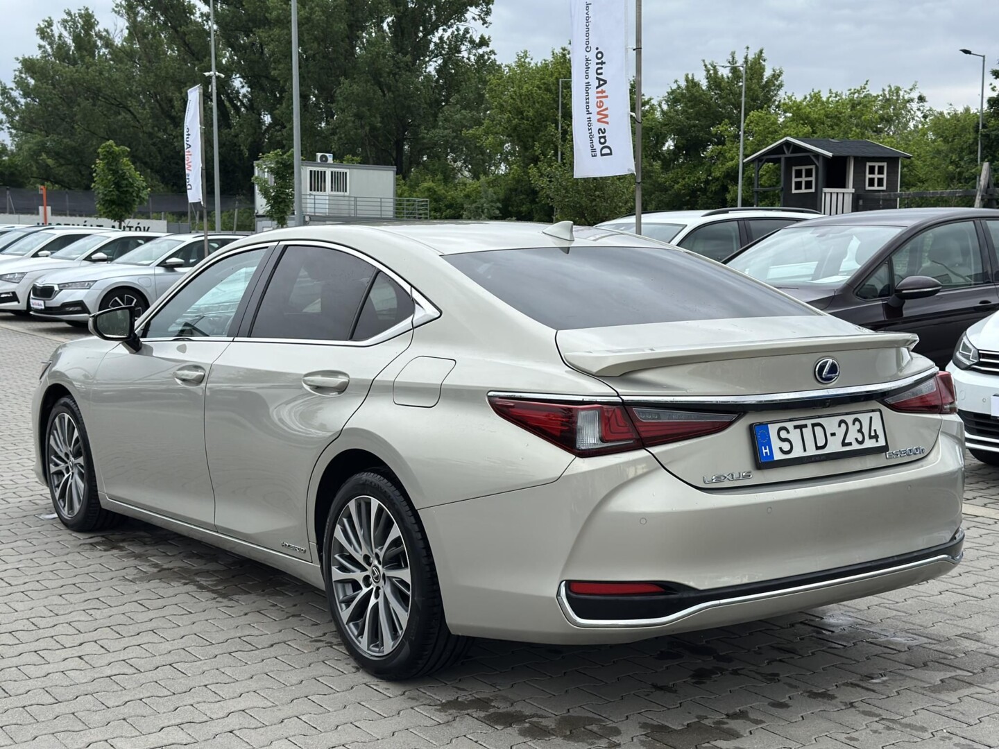 Lexus ES