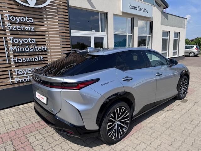 Lexus RZ